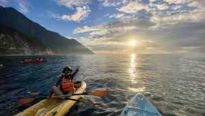 【清水斷崖 SUP】蘇漾瓦｜專業空拍・海上攝影師【蘇漾瓦】NT$1300 起 花蓮好好玩