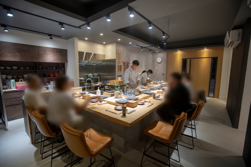 【花蓮市好吃】蒔夜すし(蒔夜壽司)｜專業師傅的精緻料理，新鮮漁獲搭配在地食材，視覺與味覺的雙重饗宴！ 花蓮好好玩