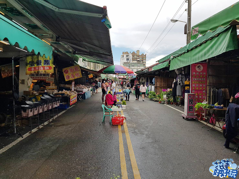 【花蓮市美食】美崙市場老味燒臘便當｜隱身傳統市場的三寶飯燒臘美味 花蓮好好玩
