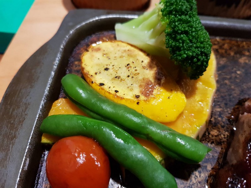 【花蓮市好吃】老饕A+岩燒牛排｜爐烤牛排好滋味 花蓮好好玩
