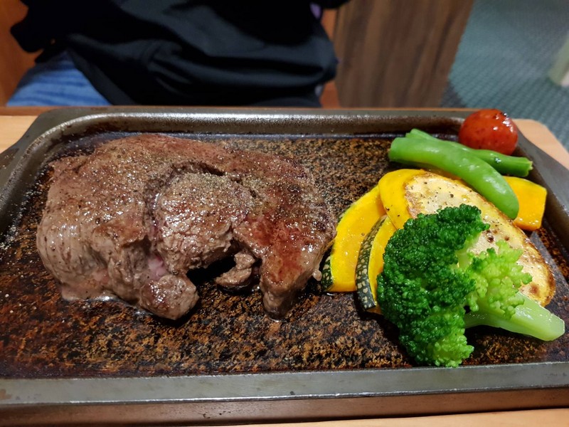 【花蓮市好吃】老饕A+岩燒牛排｜爐烤牛排好滋味 花蓮好好玩