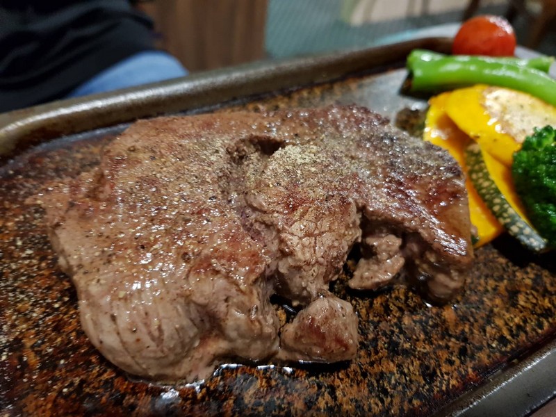 【花蓮市好吃】老饕A+岩燒牛排｜爐烤牛排好滋味 花蓮好好玩