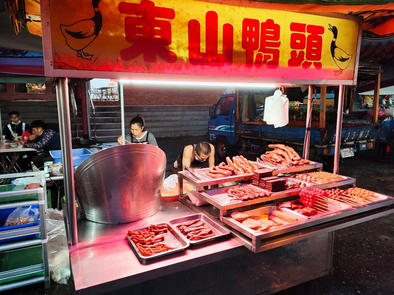 【新城好吃】北埔廟口夜市｜在地人的生活圈，共享桌位，簡單點的夜市小吃 花蓮好好玩