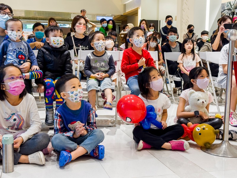 【花蓮市好玩】遠東百貨｜CLOWN SHOW，週週特技拿好禮！11月獻禮表演 花蓮好好玩