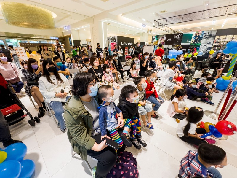【花蓮市好玩】遠東百貨｜CLOWN SHOW，週週特技拿好禮！11月獻禮表演 花蓮好好玩
