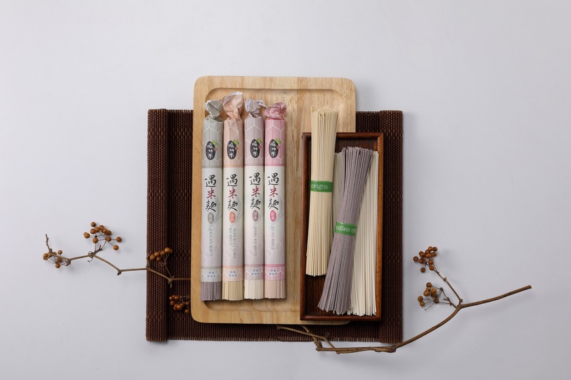 佳節送禮自用好食品-香蔥醬+米麵條+哇好白米精美禮盒【哇好米】 花蓮好好玩