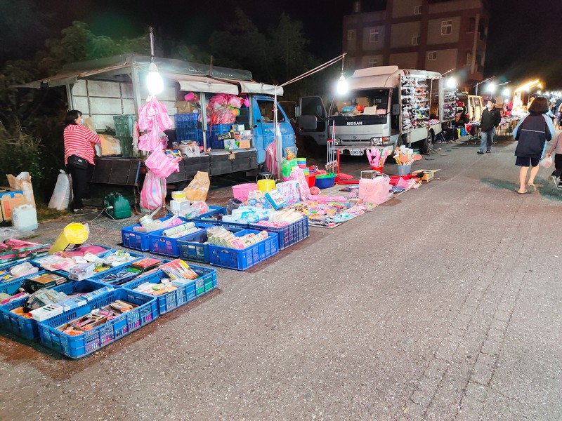 【新城好吃】新城夜市｜火車站出來直通的週五大夜市 花蓮好好玩