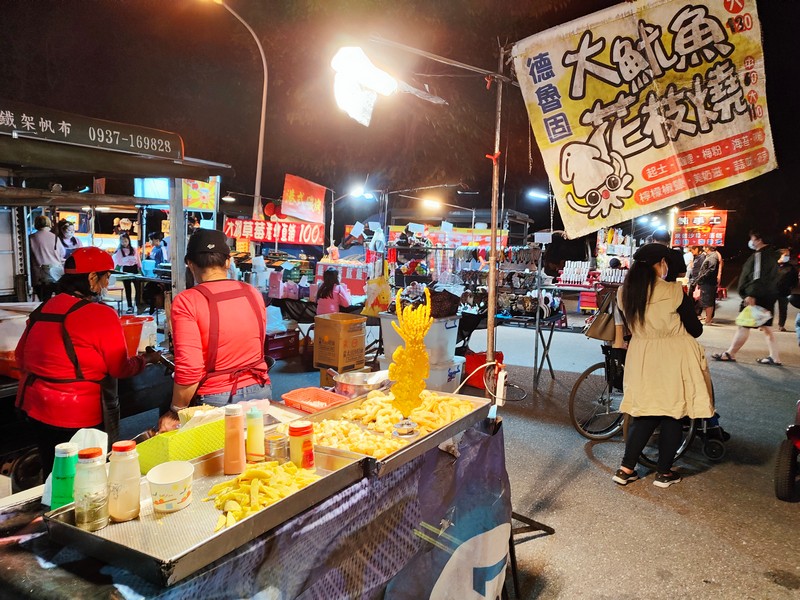 【新城好吃】新城夜市｜火車站出來直通的週五大夜市 花蓮好好玩
