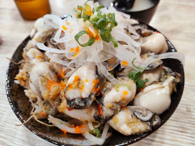 【花蓮市好吃】牛匠太郎x直火炙燒丼飯｜日式丼飯、拉麵好食，大碗超飽足 花蓮好好玩