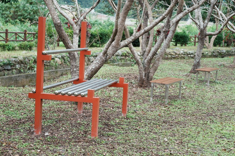 【新城好玩】新秀村同心林公園｜樹林腳旁的翻新兒童小公園 花蓮好好玩