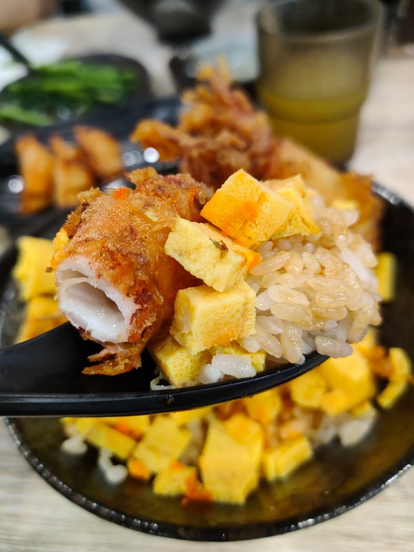 【花蓮市好吃】牛匠太郎x直火炙燒丼飯｜日式丼飯、拉麵好食，大碗超飽足 花蓮好好玩