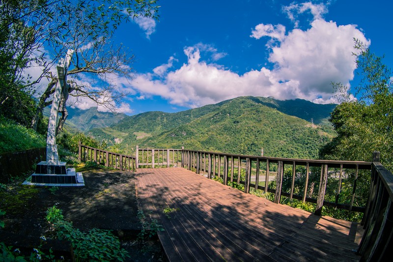 森板步道｜摩里薩卡林田山，台灣四大林場裡的秘密步道，充滿教堂色彩的浮雕故事與森林健行 花蓮好好玩