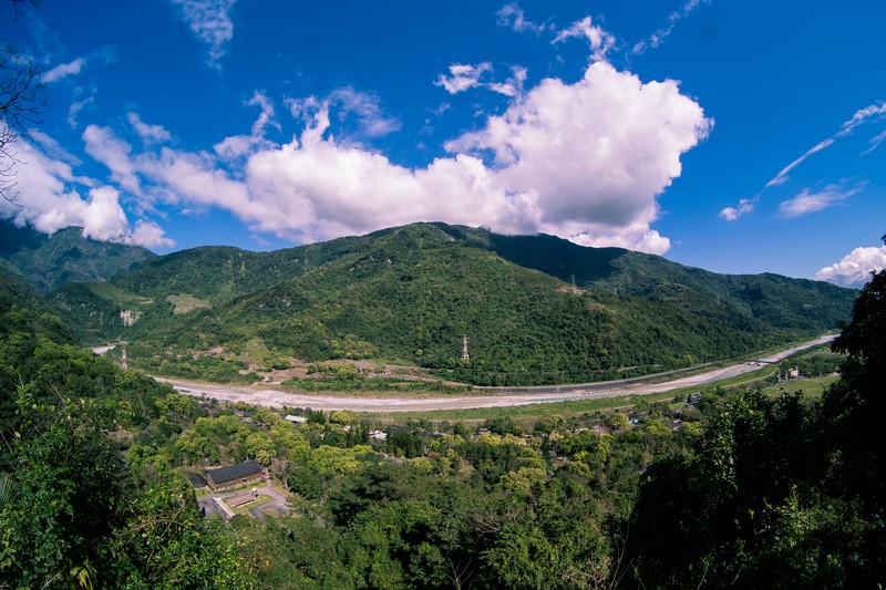 森板步道｜摩里薩卡林田山，台灣四大林場裡的秘密步道，充滿教堂色彩的浮雕故事與森林健行 花蓮好好玩