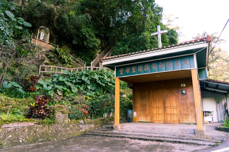 森板步道｜摩里薩卡林田山，台灣四大林場裡的秘密步道，充滿教堂色彩的浮雕故事與森林健行 花蓮好好玩