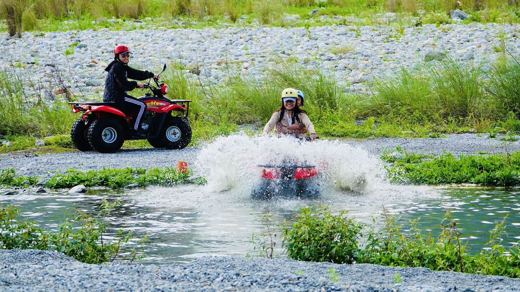 天空之鏡 × 沙灘車｜海天一線的極致冒險體驗 NT$ 1200 起 【2B 沙灘車】 花蓮好好玩